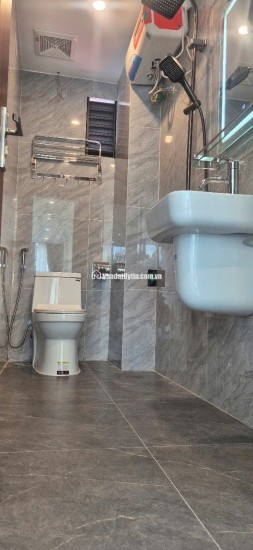 Chính chủ bán nhà mặt phố Nguyễn Cơ Thạch 45mv SĐCC LH:0969148973.