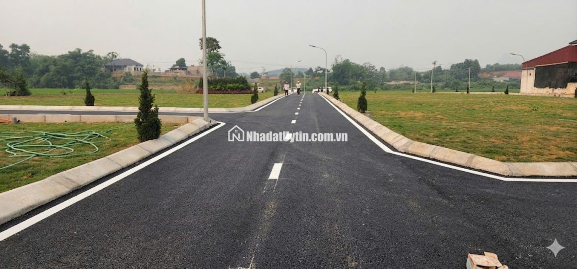 Bán gấp lô đất hơn 200t mặt đường nhựa ápfan tại Lạc Thủy Hòa Bình