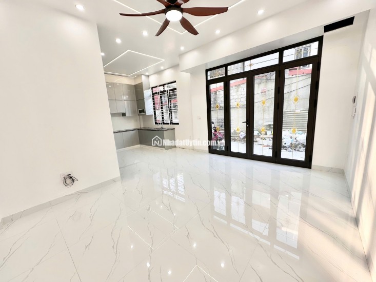 Nhà Đồng Hoà Kiến An ô tô đỗ cửa 4 tầng giá chỉ 3,05 tỷ ngay trung tâm