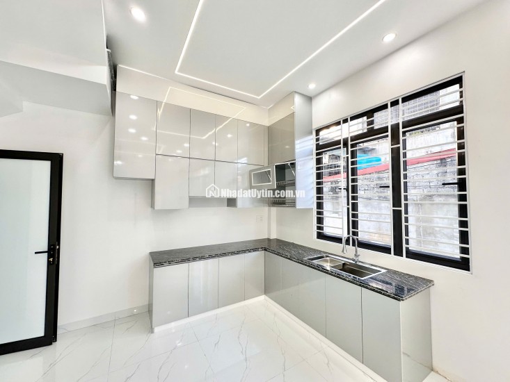 Nhà Đồng Hoà Kiến An ô tô đỗ cửa 4 tầng giá chỉ 3,05 tỷ ngay trung tâm