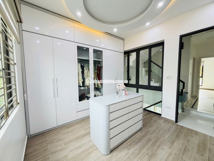 Nhà đẹp gần Vinhomes Imperia Hồng Bàng 4 tầng full nội thất, ô tô đõ cửa