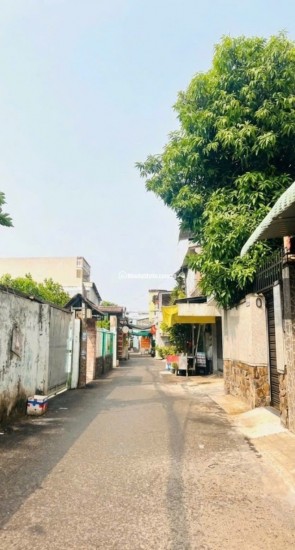Nhà 2 mặt thoáng 2 tầng - hoàn công đủ - ngang 5.8. lh:0966856870
