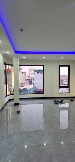 BÁN NHÀ 7 TẦNG, GÓC 3 MẶT ĐƯỜNG, SỐ 4 NGÕ 521 NGUYỄN TRÃI. LH:0393111533 HOẶC 0934306688.