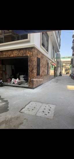 BÁN NHÀ 7 TẦNG, GÓC 3 MẶT ĐƯỜNG, SỐ 4 NGÕ 521 NGUYỄN TRÃI. LH:0393111533 HOẶC 0934306688.