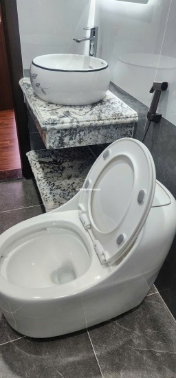 BÁN NHÀ 7 TẦNG, GÓC 3 MẶT ĐƯỜNG, SỐ 4 NGÕ 521 NGUYỄN TRÃI. LH:0393111533 HOẶC 0934306688.