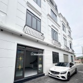 Nhà Đồng Hoà Kiến An ô tô đỗ cửa 4 tầng giá chỉ 3,05 tỷ ngay trung tâm