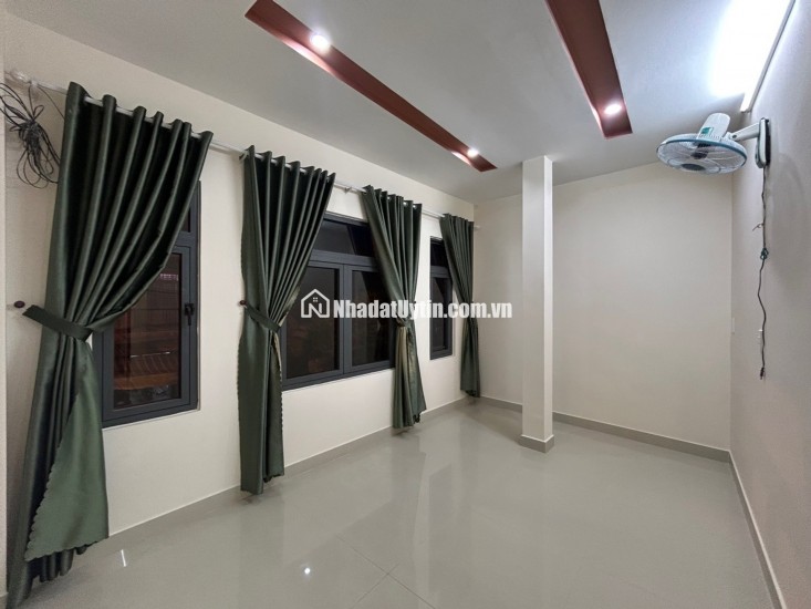 Cần bán gấp nhà mặt phố tại khu vực Nguyễn Công Hoan