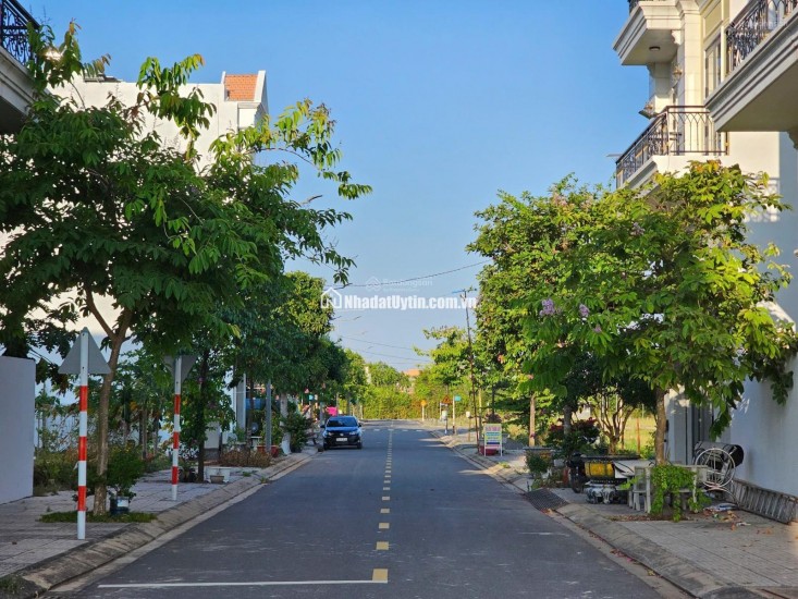 BÁN LÔ GÓC 106M2, NGANG 8M, SÁT SÂN BAY LONG THÀNH CHỈ 4 TỶ.