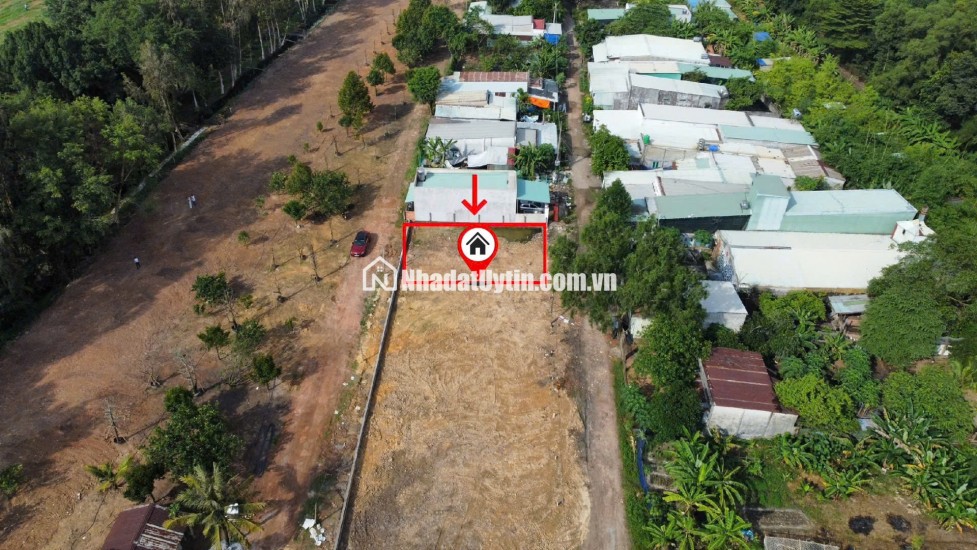 Chính chủ bán đất . tặng căn nhà cấp 4. đang cho thuê và có thu nhập ổn định. ngay tại Phường thuận an. TP.HỒ CHÍ MINH.