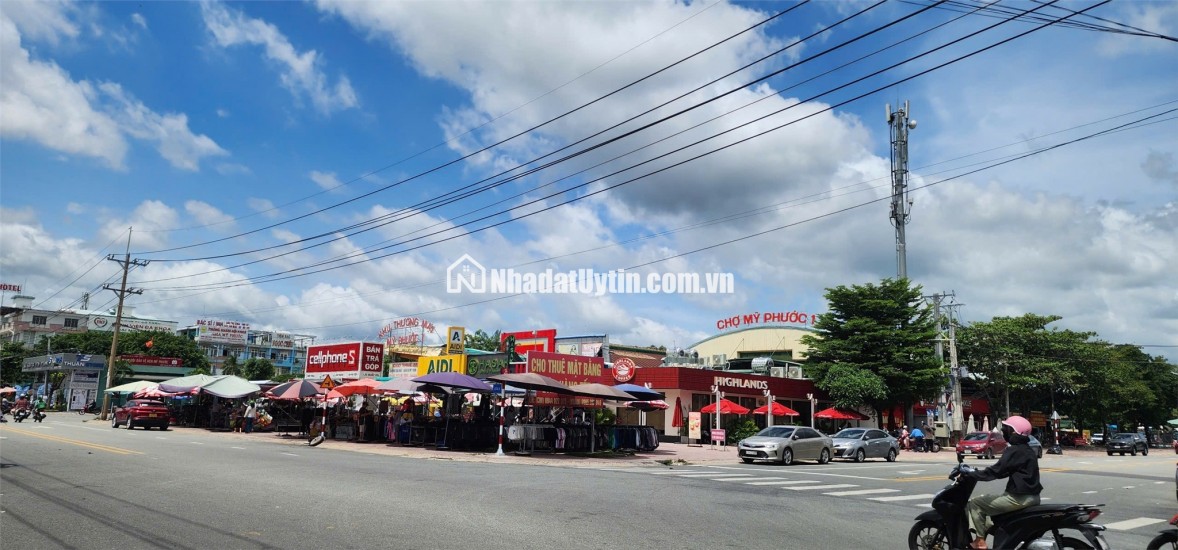 Chính chủ bán đất . tặng căn nhà cấp 4. đang cho thuê và có thu nhập ổn định. ngay tại Phường thuận an. TP.HỒ CHÍ MINH.