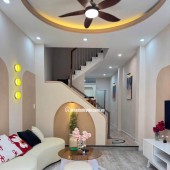 Nhà 2 tầng đường Hải Phòng - trục hướng biển cực đẹp